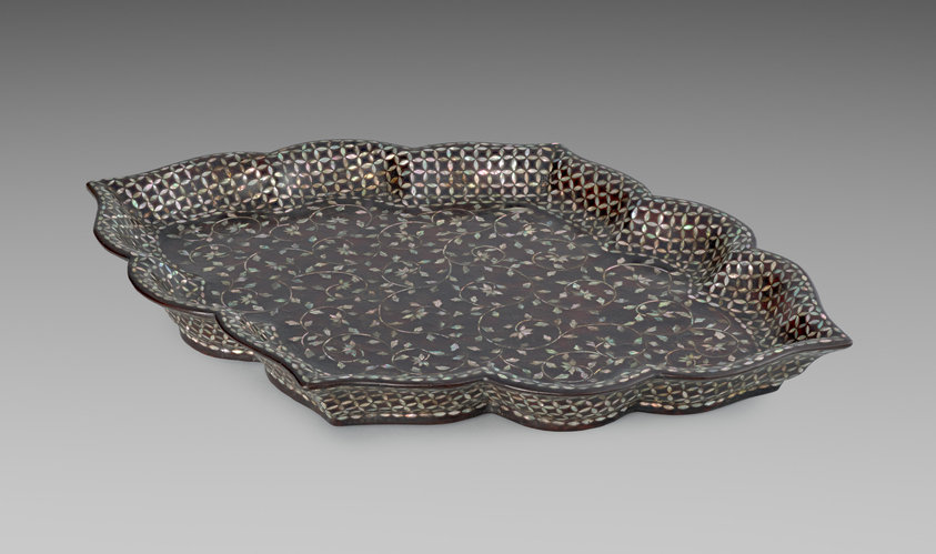 Foliate-Shaped Tray with Mother-of-Pearl Inlay