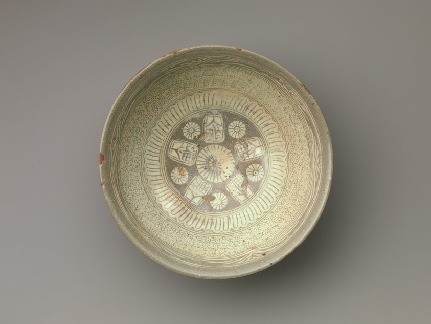Bowl with inscription and chrysanthemums and tortoiseshell decoration