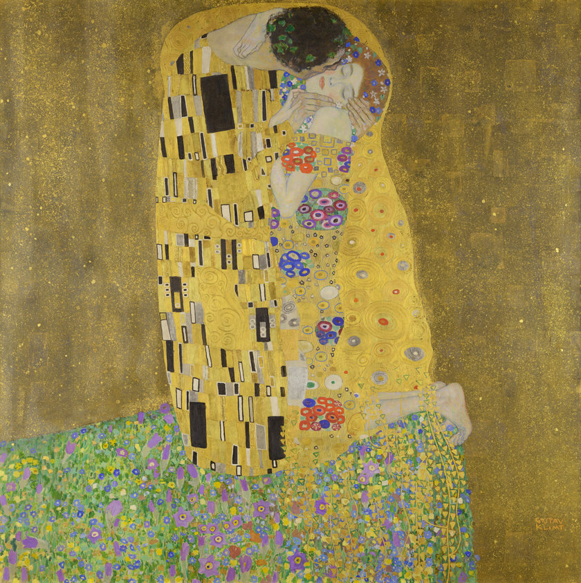 lovers' embrace&nbsp;