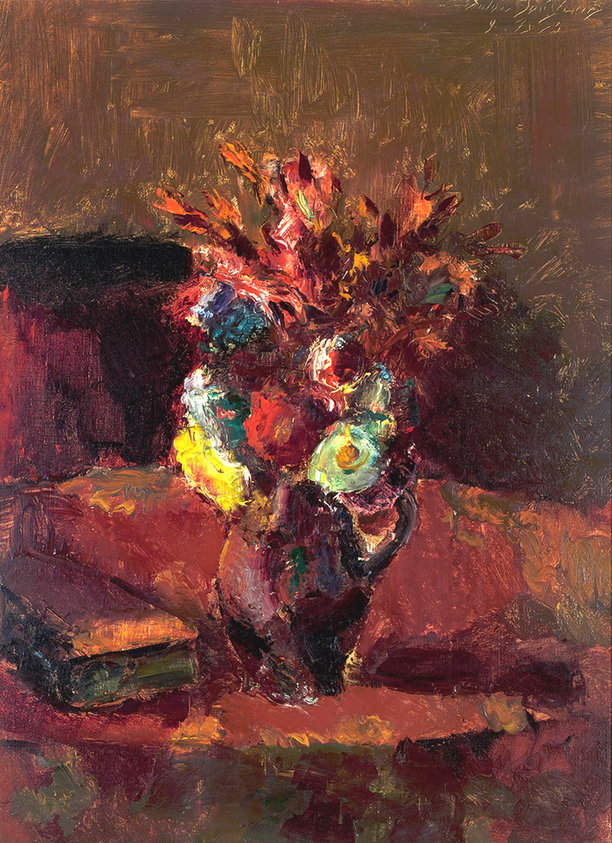 Blumenbouquet mit rotem Tischtuch